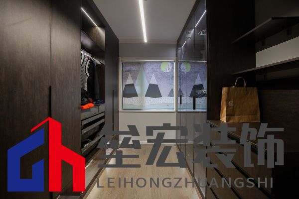 白色、木色與黑色演繹同一空間下的不同格調(diào)！