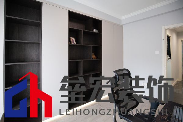 白色、木色與黑色演繹同一空間下的不同格調(diào)！
