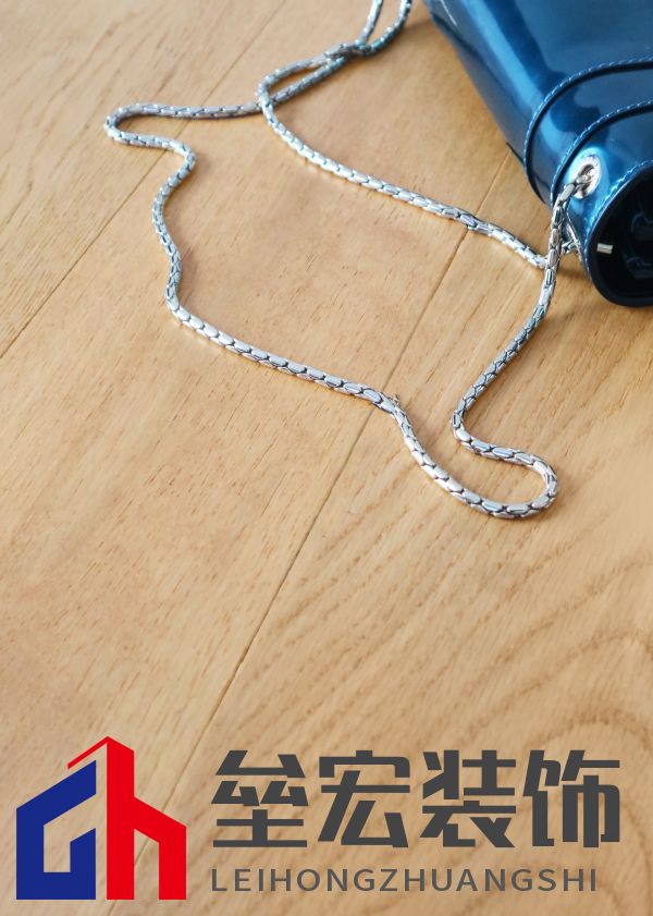 標題一：奢華又健康？德爾金標“7凈”地板：拿來吧你